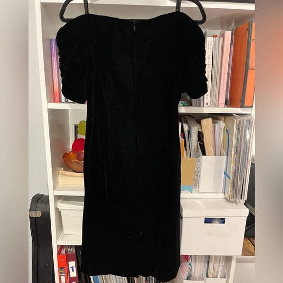 80’s Velvet off the shoulder black dress with beading - Picture 3 of 4